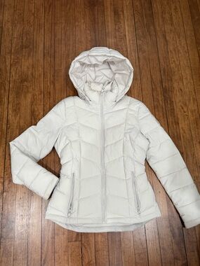 Calvin Klein Women's White Hooded Puffer Coat.